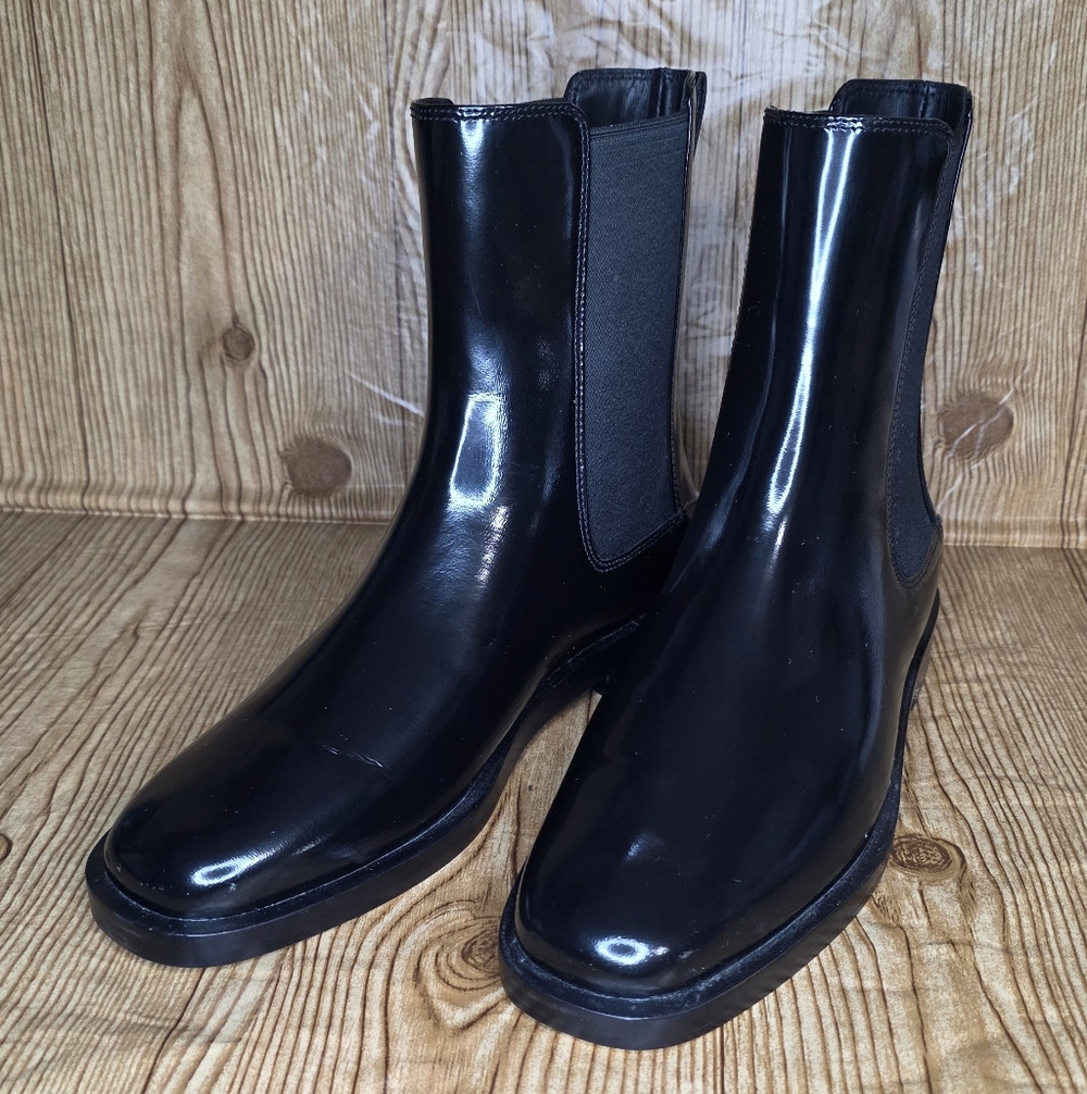 Everlane Women's Chelsea Black Boot Size 9